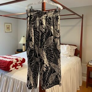 Tommy Bahama Wide Leg Crops